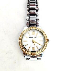 Anne Klein Women's Swarovski Crystal Silver Tone Bracelet Watch AK/2287 New Batt